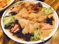 肉丝拉皮-红尘酒肉小馆