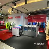 ECKO出现在各大商场里，有点酷的无性别T恤