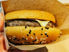 安格斯max厚牛芝士堡-麦当劳(三亚凤凰机场店)