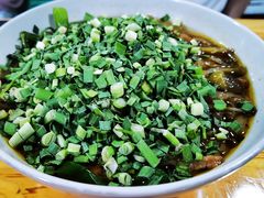 酸菜肉丝米线-越洋肖氏老米线(杨家坪店)