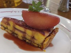 焗红酒梨子肉桂杏仁-Entrecôte 法国牛扒馆(保利·时光里店)