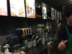 -星巴克(上海虹桥新天地二店)