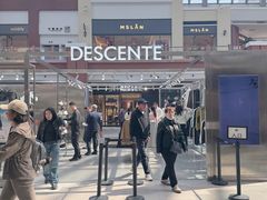 -王府井奥莱棋盘山小镇