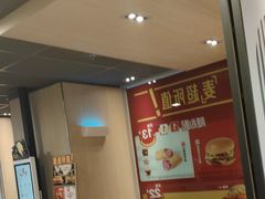 -麦当劳(轻轨曹杨路店)