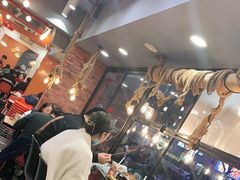 等位区-宝记烧烤·碳锅羊肉·羊蝎子火锅·夜食社(文体路创始店)