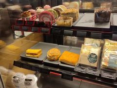 面包甜点陈列柜-星巴克(珠海摩尔百货店)