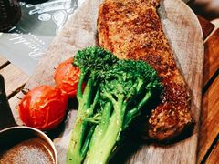 煎三文鱼沙拉-闲·胡同 Barblu Hutong(雍和宫五道营店)
