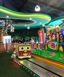 -维佳童话镇演出现场(徐东店)
