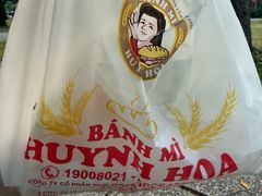 -Bánh Mì Huynh Hoa