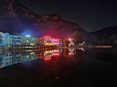 -百里峡七彩艺术小镇