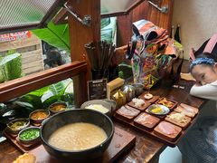 -银米·云南传统过桥米线(双廊黑金冠店)