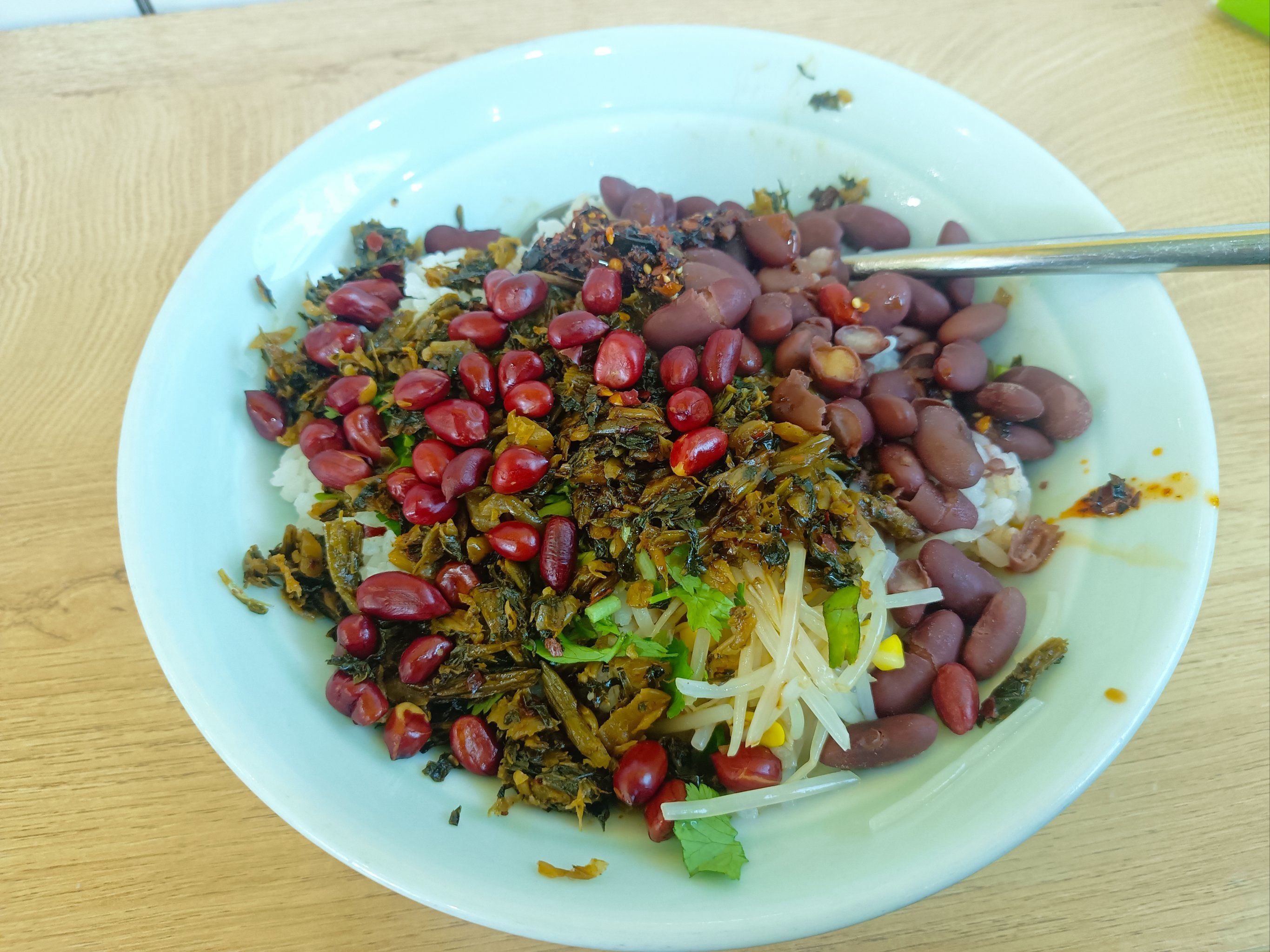 突然发现一家味道不错的酸菜红豆饭