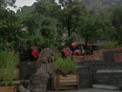 -百里峡七彩艺术小镇