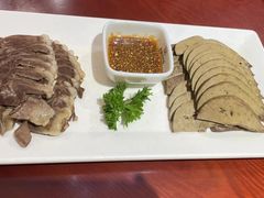 -白鹿苑蒙餐(鄂温克宾馆店)