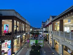 -王府井奥莱临潼小镇(临潼店)