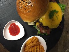 -HIGH FIVE哈福手工汉堡(桂林路店)