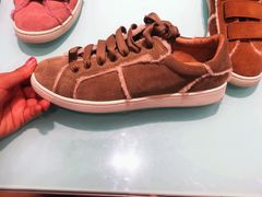 -UGG(燕莎奥特莱斯购物中心店)
