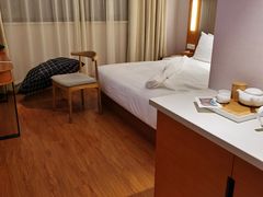 -全季酒店(上海火车站天目西路店)