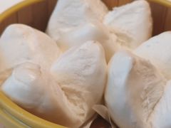 蜜汁叉烧包-醉辉皇原味海鲜江南菜(成都大魔方店)