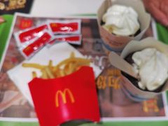 -麦当劳(百联西郊购物中心店)