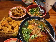 -爆炸头阿姨小四川正宗川味小吃(无任何分店)