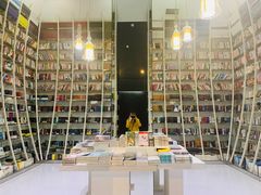 -钟书阁(松江泰晤士小镇店)