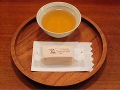 凤梨酥-微热山丘(台北民生公园门市店)