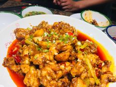 -沪小二炭火蛙锅(淮海中路美食不夜城店)