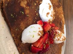 草莓可丽饼-RAC BAR(安福路店)