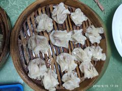 牛肉芹菜烧卖-国庆烧麦馆