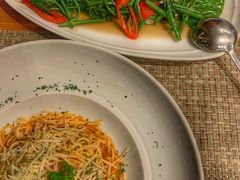 -Chom Cafe and Restaurant