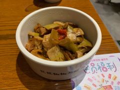 -渝是乎川渝小炒(新世界百货望京店)