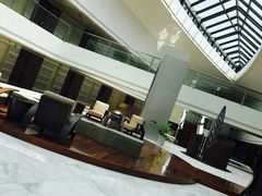 -上海滴水湖皇冠假日酒店