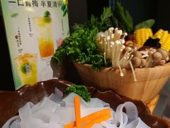 -湊湊火锅·茶憩(新中关购物中心店)