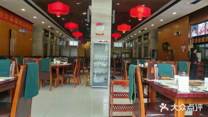 满旗楼 北京烤鸭·涮羊肉火锅(武昌店)大堂图片