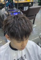 -藤野造型烫染·漂发