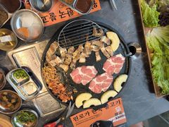 -彭妈家•韩国烤肉料理(张杨路店)