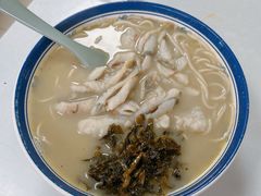 招牌黄鱼面-明呈黄鱼面馆(斜土路店)