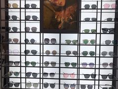 -回瑞眼镜·蔡司·依视路官方授权店(广益路万达店)