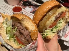 -The Habit Burger Grill 哈比特汉堡(复兴soho店)