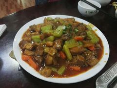 -绿色墨脱石锅城