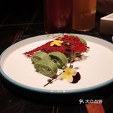 花菜梗真的是爱了 每次都认真的吃着比较着