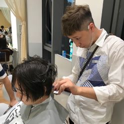 -简法造型·品牌形象店