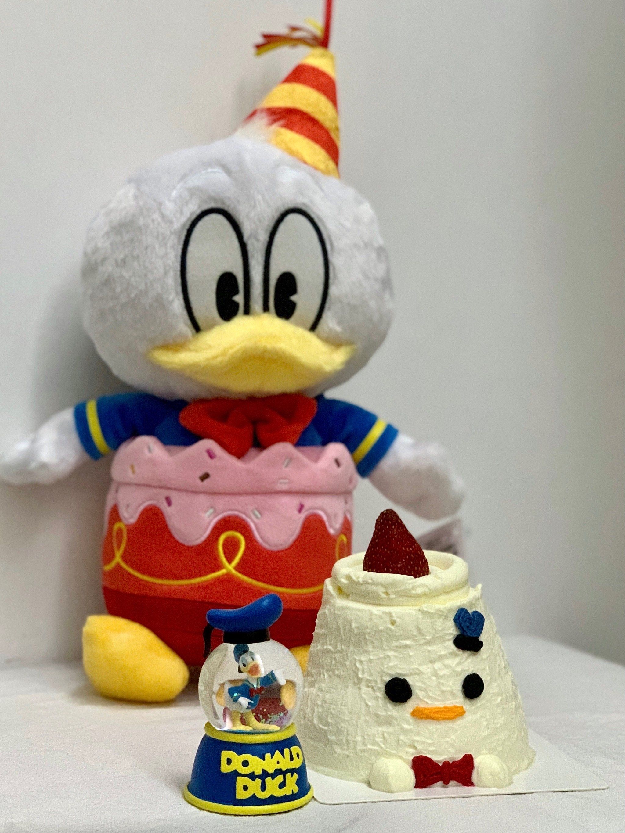 祝国际巨星唐纳德89岁生日快乐鸭 #唐老鸭