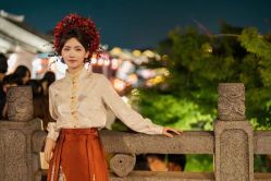 -烟雨江南汉服体验馆