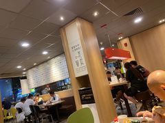 大堂-麦当劳(杭州西湖银泰百货店)
