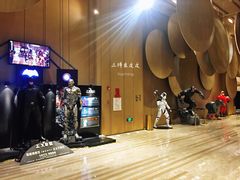 等候区-武商摩尔影城(国广IMAX激光店)