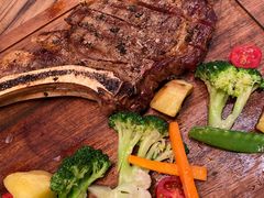 澳洲带骨战斧牛排-SISTERS BAR RESTAURANT川意酒馆(嘉善老市H楼店)