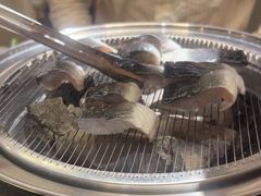 -围炉肉舍•炭烤活鳗•丹东海鲜烤肉(步行街店)
