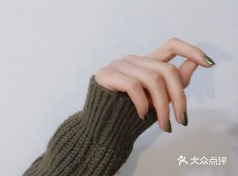 缺少绘画功底 还学不来人家调色配色 =＼指甲油的颜色